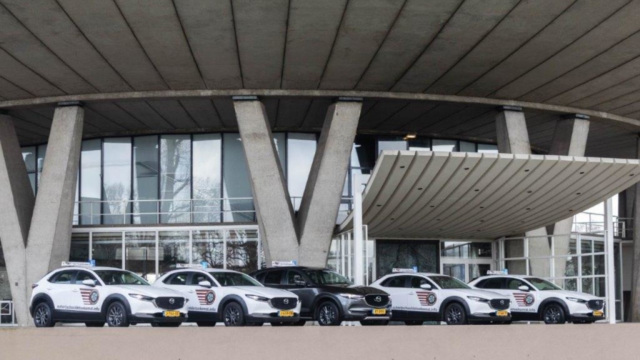 Autorijschool de Toekomst V.O.F. REUSEL afbeelding 1